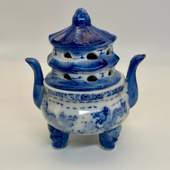 Porcelain pagoda censer - Picture 4 of 14